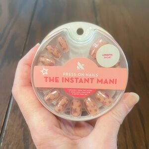 Olive and June Women’s The Instant Mani Press-on Nails